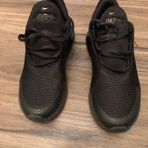 Little Kid’s black NIKE AIR MAX 270
